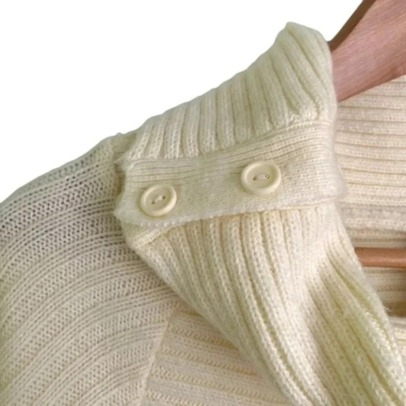 Vintage Oversized Sweater Dress - Picture 5 of 11